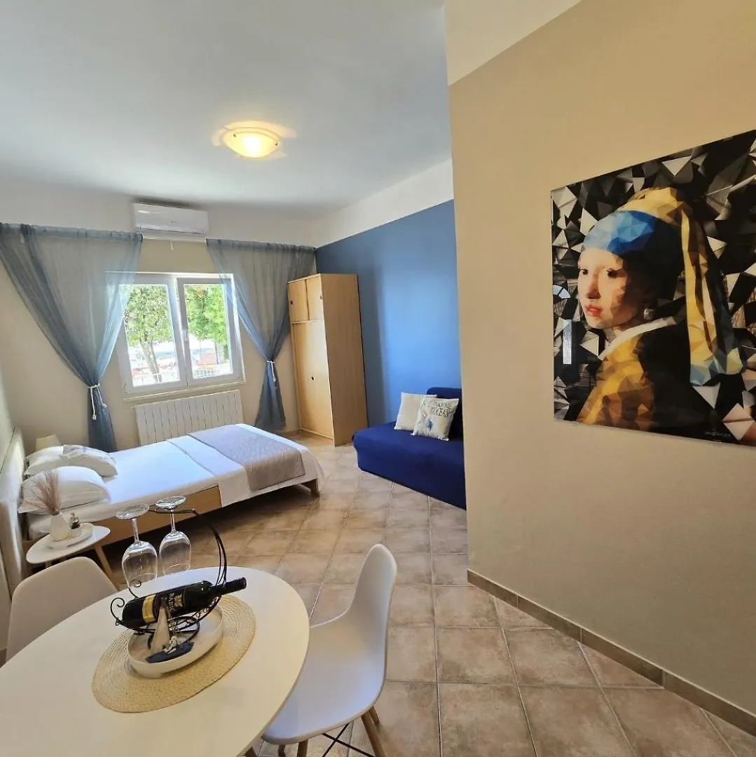 Seaside Apartments بيتريتْشاني