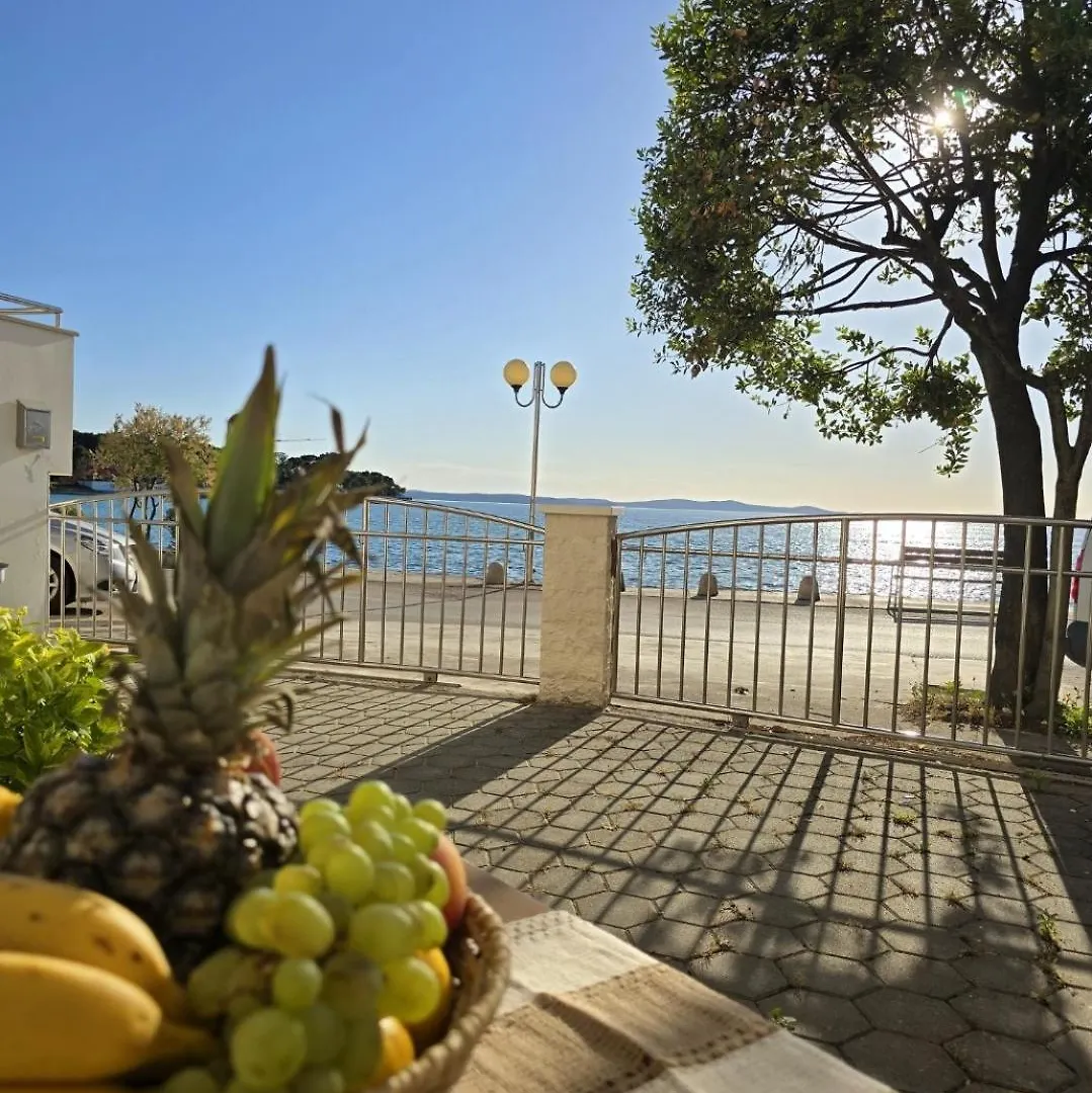 Seaside Apartments بيتريتْشاني