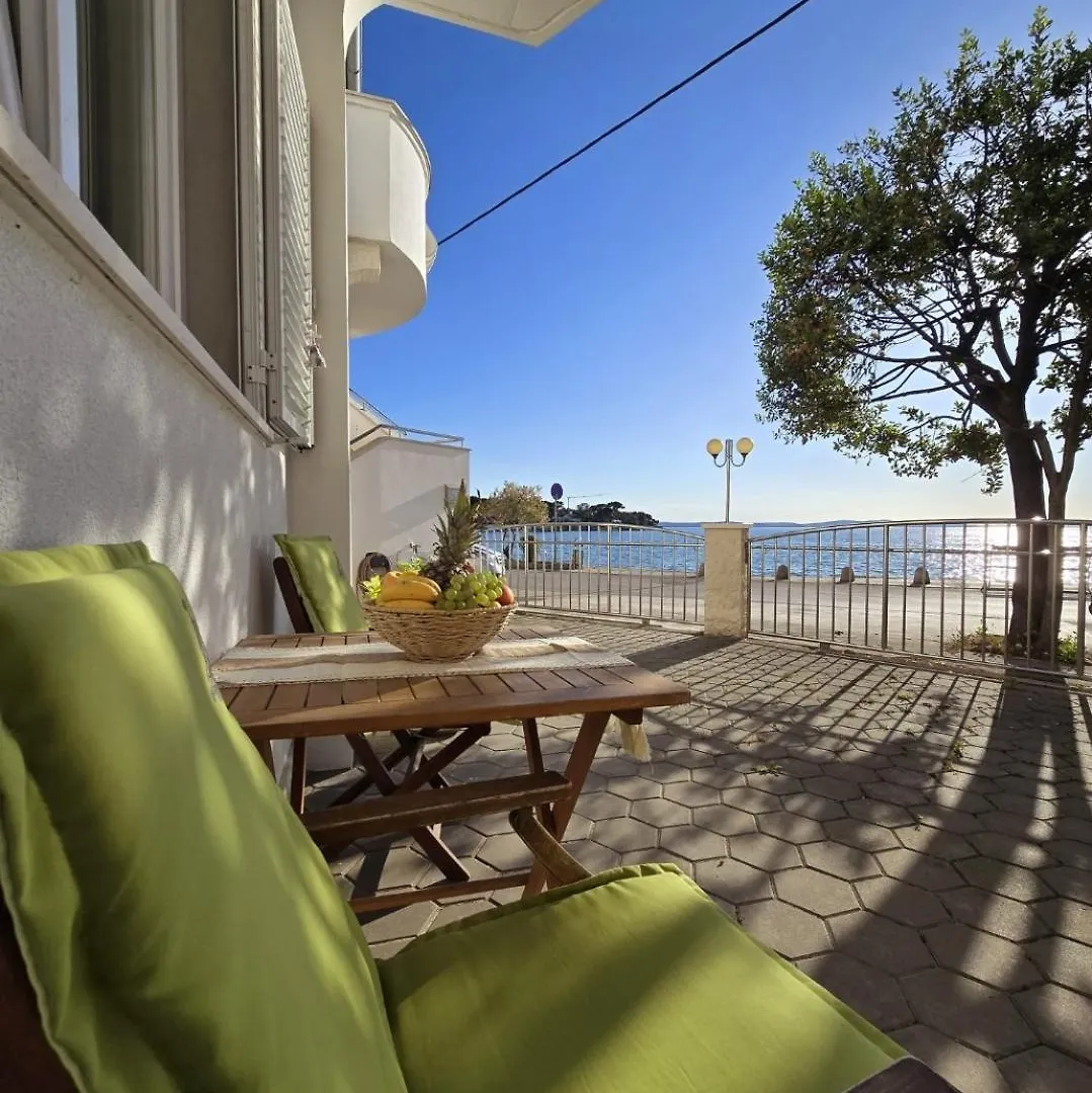Seaside Apartments بيتريتْشاني 0*,