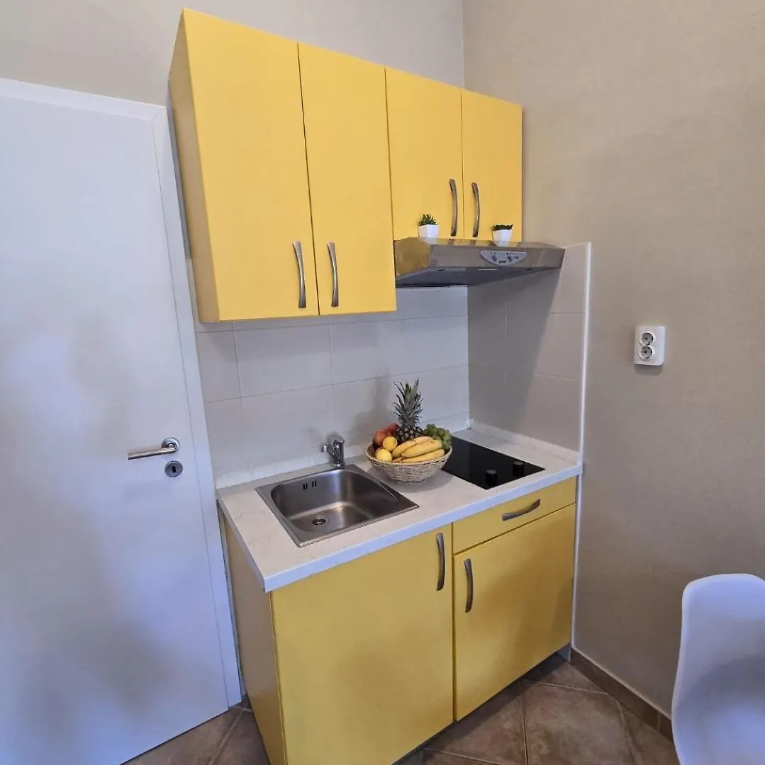 Seaside Apartments بيتريتْشاني