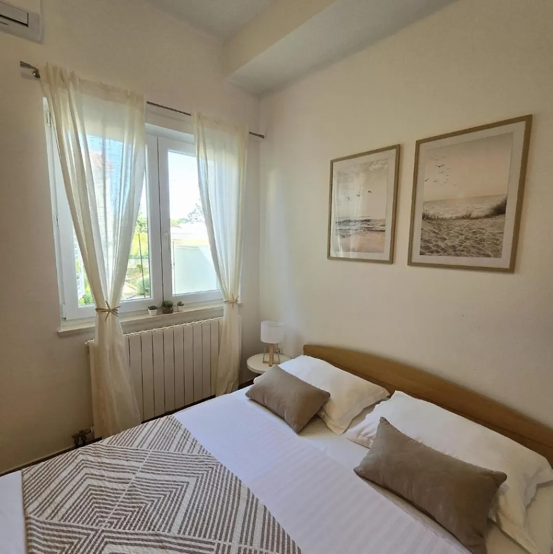 Seaside Apartments بيتريتْشاني