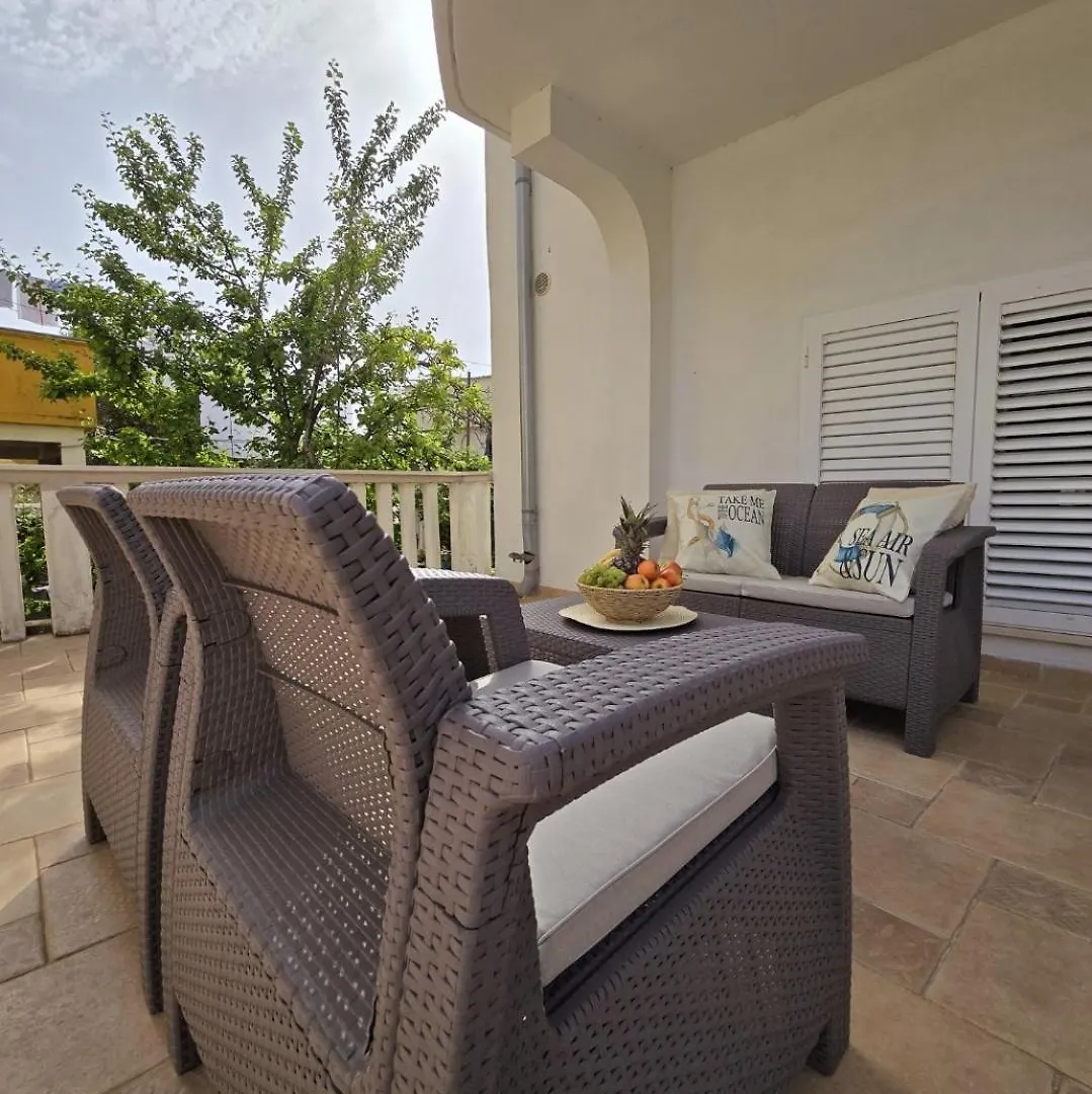 Seaside Apartments بيتريتْشاني